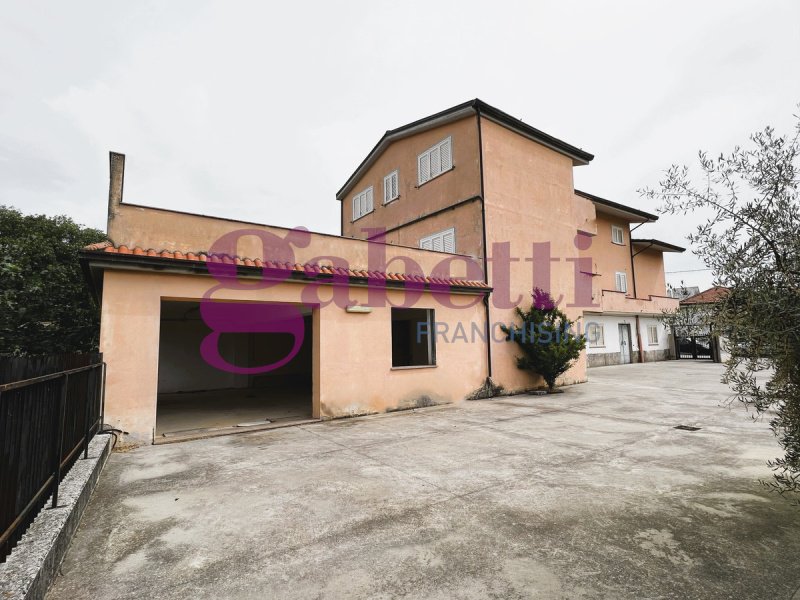 Casa semi indipendente a Montaquila