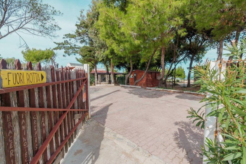 Edifício comercial em Vieste