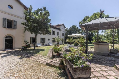 Moradia em Ozzano dell'Emilia