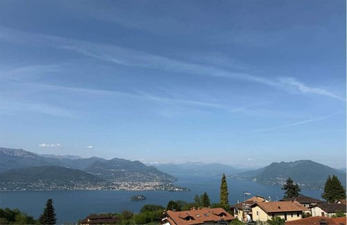 Moradia com terraço em Stresa