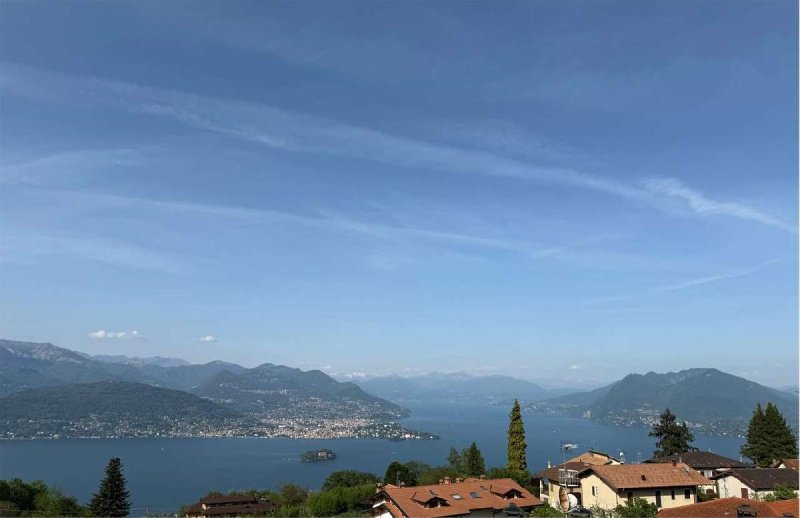 Moradia com terraço em Stresa