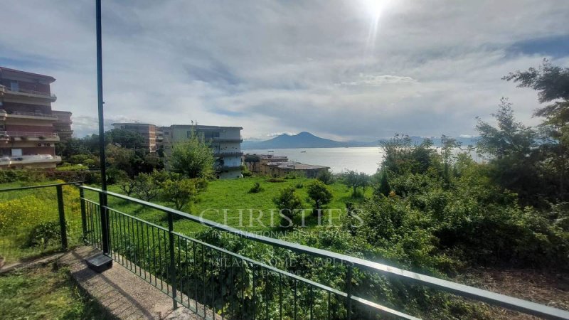 Immobile commerciale a Napoli