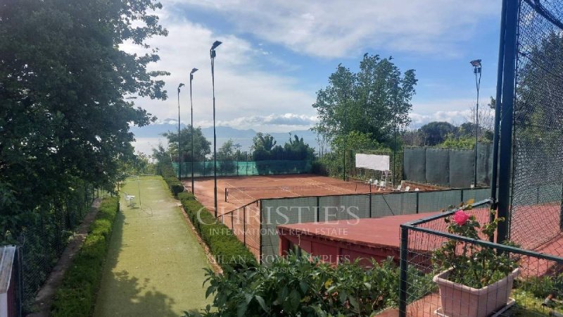 Immobile commerciale a Napoli