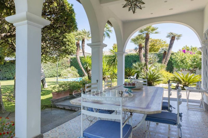 Villa a Fiumicino