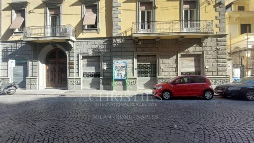 Immobile commerciale a Napoli