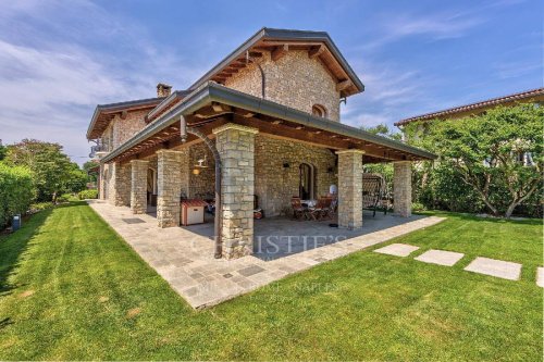 Villa à Olgiate Comasco
