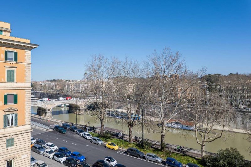 Zakelijk onroerend goed in Roma