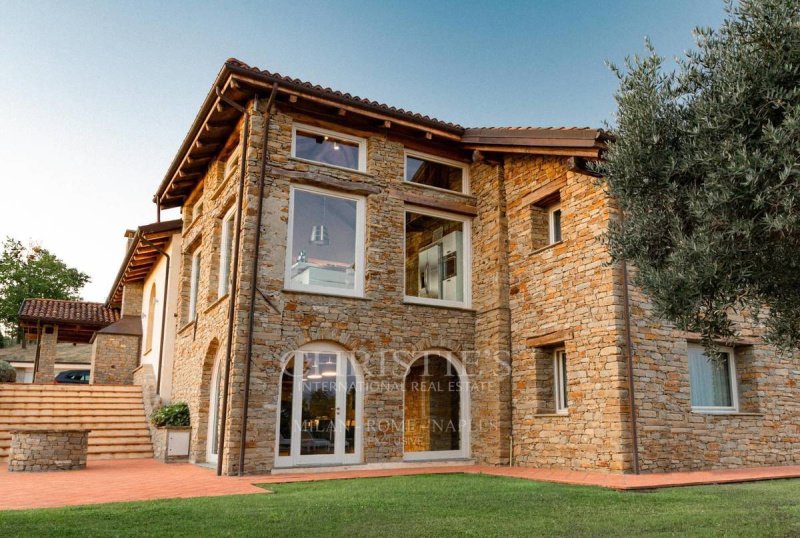 Вилла в Мелаццо