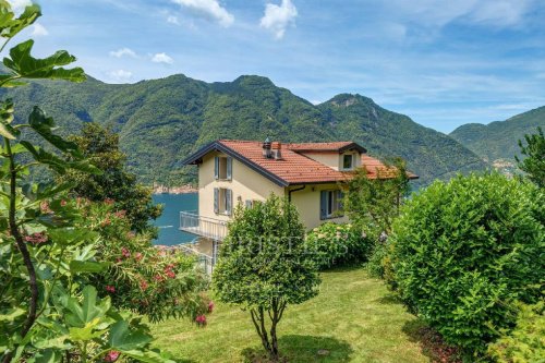 Villa in Nesso