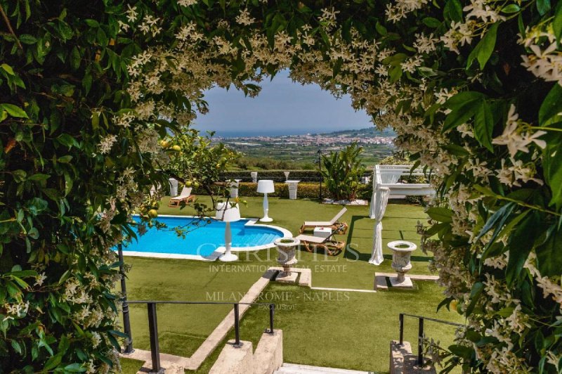 Villa i San Pier Niceto