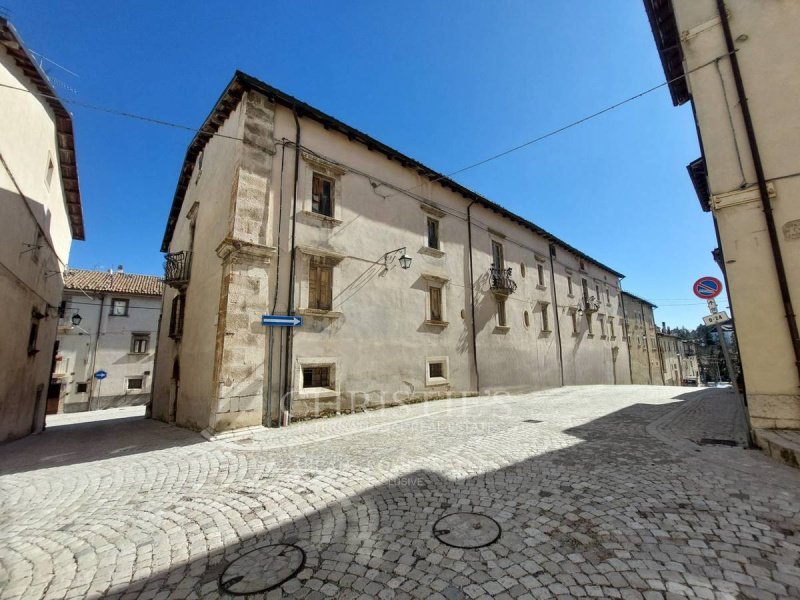 佩斯科科斯坦佐大厦