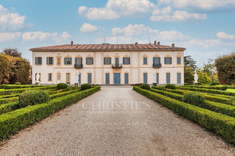 卡拉泰布里安扎公寓