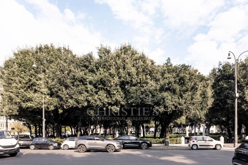 Zakelijk onroerend goed in Roma