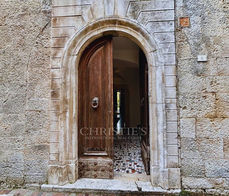 Palats i Rivisondoli