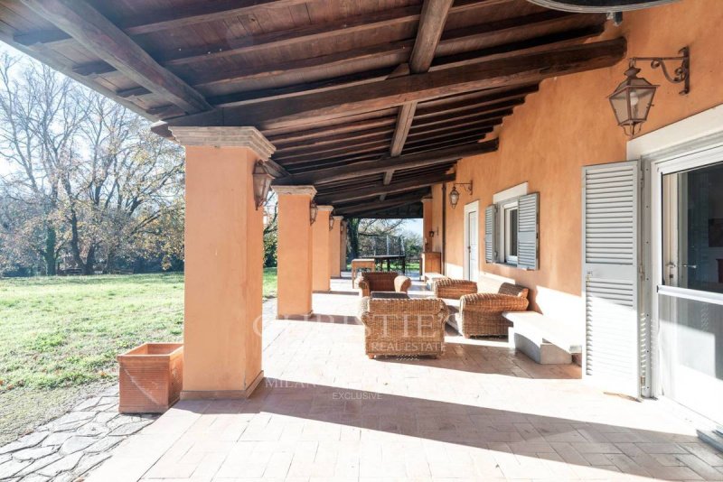 Вилла в Тревиньяно-Романо