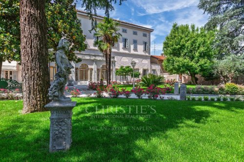 Villa in Marcallo con Casone