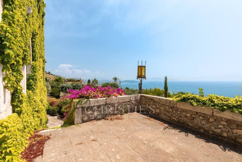 Hamlet in Formia