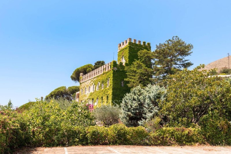 Hamlet in Formia
