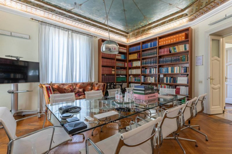 Immobile commerciale a Roma