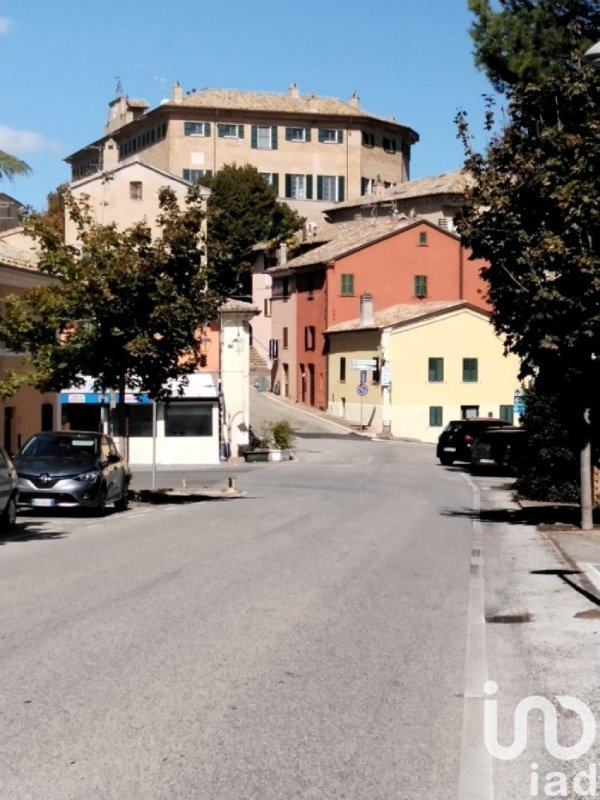 特雷卡斯泰利联排别墅