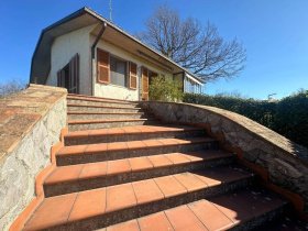Villa in Semproniano