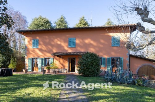 Вилла в Масса-э-Коцциле