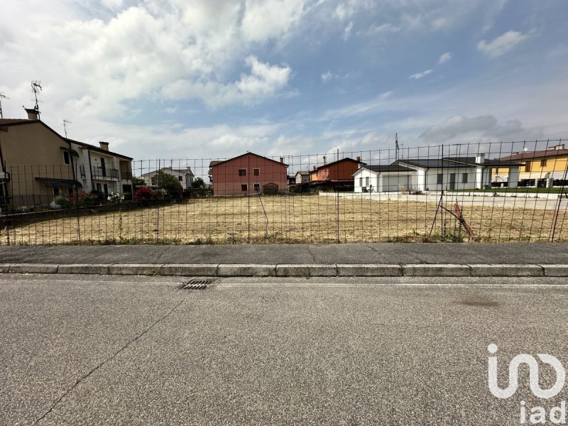 Bouwgrond in Agugliaro