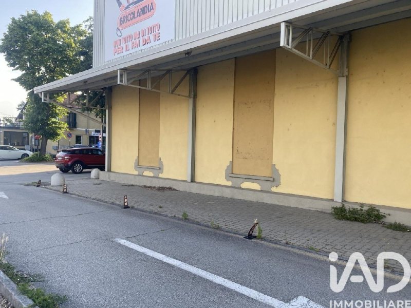 Inmueble comercial en Cambiano