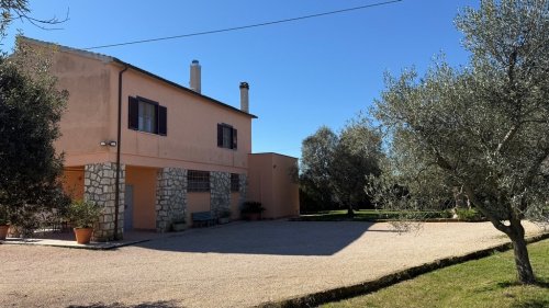 Villa a Montalto di Castro