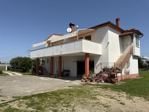 Casa independente em Montalto di Castro