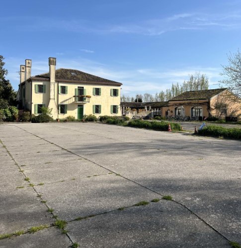 Historiskt hus i Porto Viro