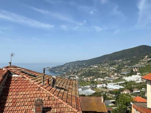 Historisk lägenhet i Sanremo