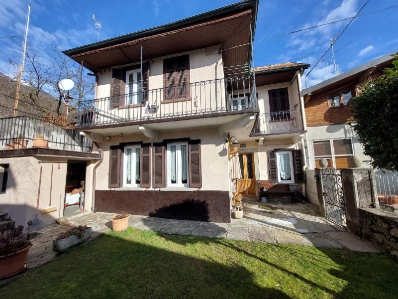 Villa i Casale Corte Cerro