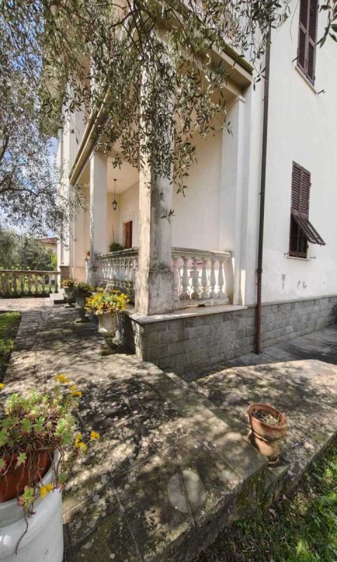 Half-vrijstaande woning in Filattiera