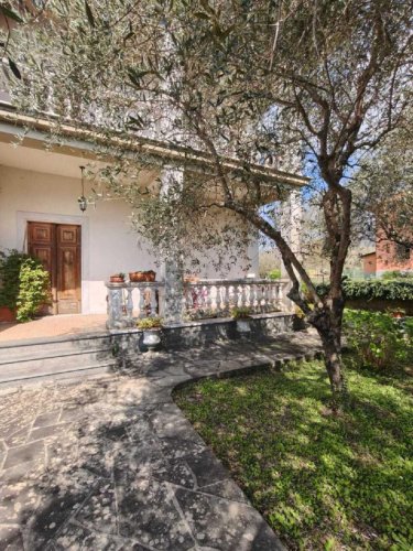 菲拉蒂耶拉半独立房屋