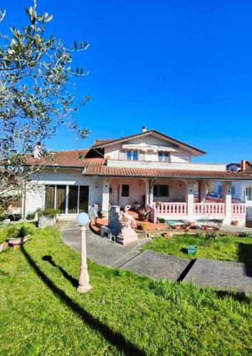 Villa à Licciana Nardi