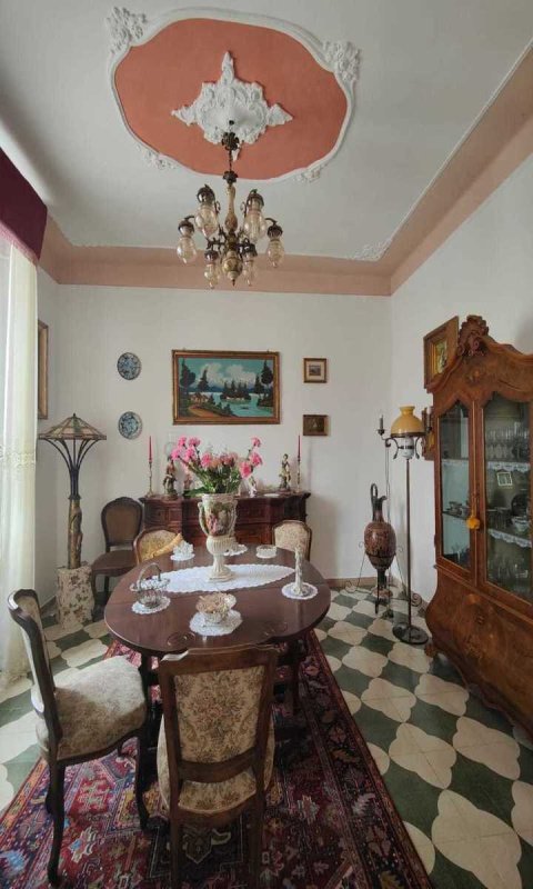 卢尼贾纳自由镇半独立房屋