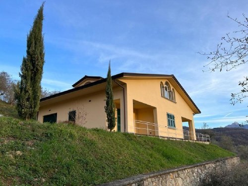 Villa a Fivizzano