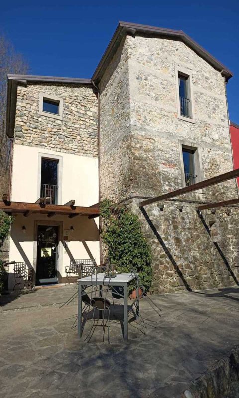 Klein huisje op het platteland in Licciana Nardi