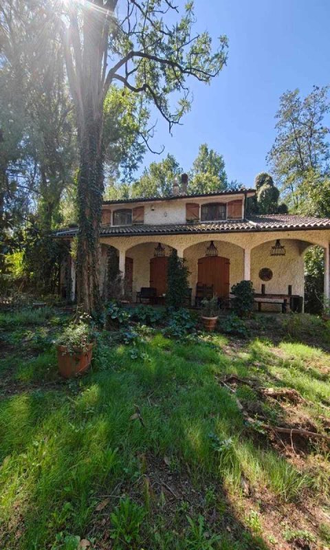 Moradia em Licciana Nardi