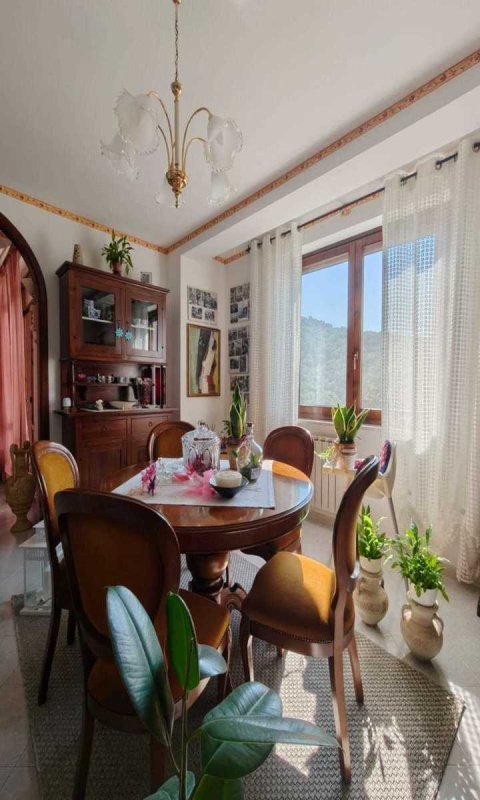 Casa geminada em Licciana Nardi