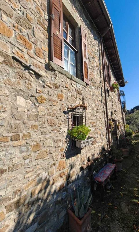 Semi-detached house in Bagnone