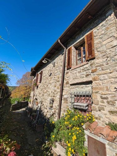 Semi-detached house in Bagnone