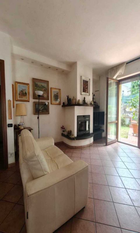 Casa geminada em Podenzana