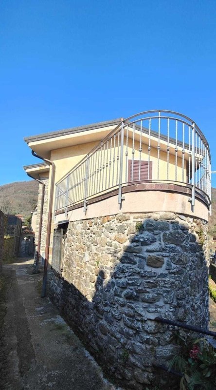 Semi-detached house in Casola in Lunigiana