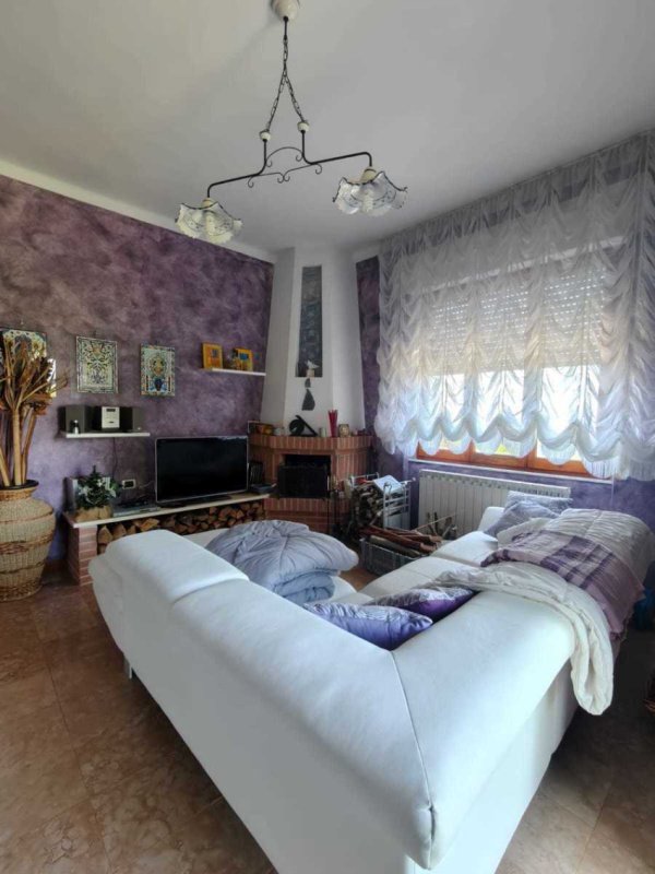 Двухквартирный дом в Баньоне