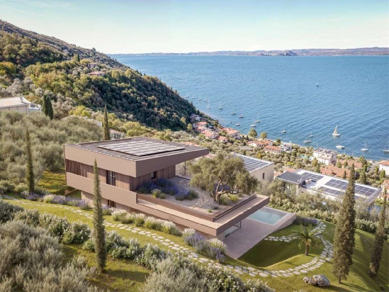 Villa a Torri del Benaco