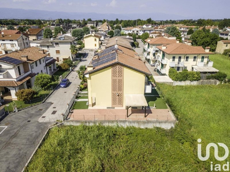 Villetta a schiera a Quinto Vicentino