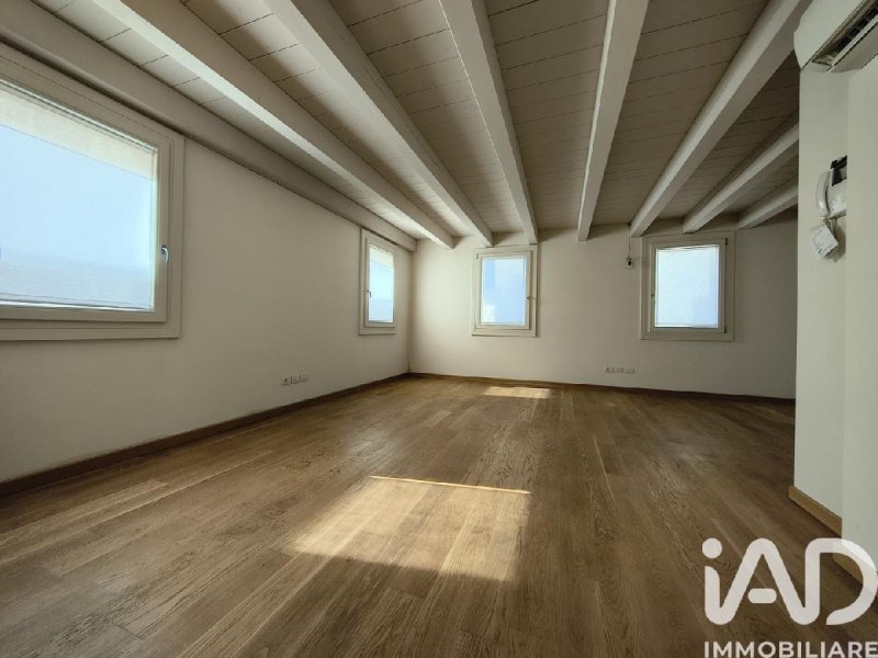 Kommersiell byggnad i Vicenza