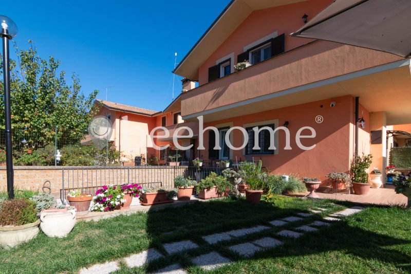 Maison mitoyenne à Corchiano